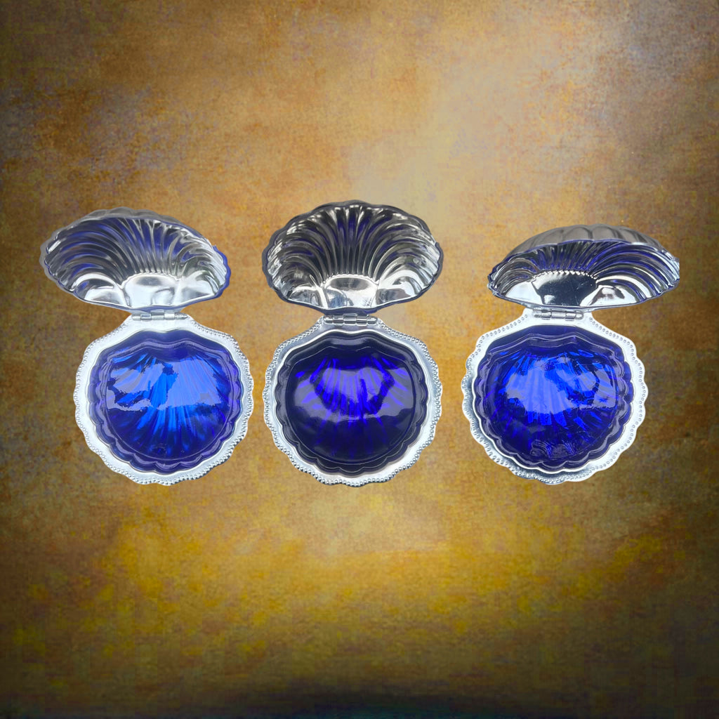 Trio de Beurriers Coquillage Vintage en Inox et Verre Bleu Cobalt