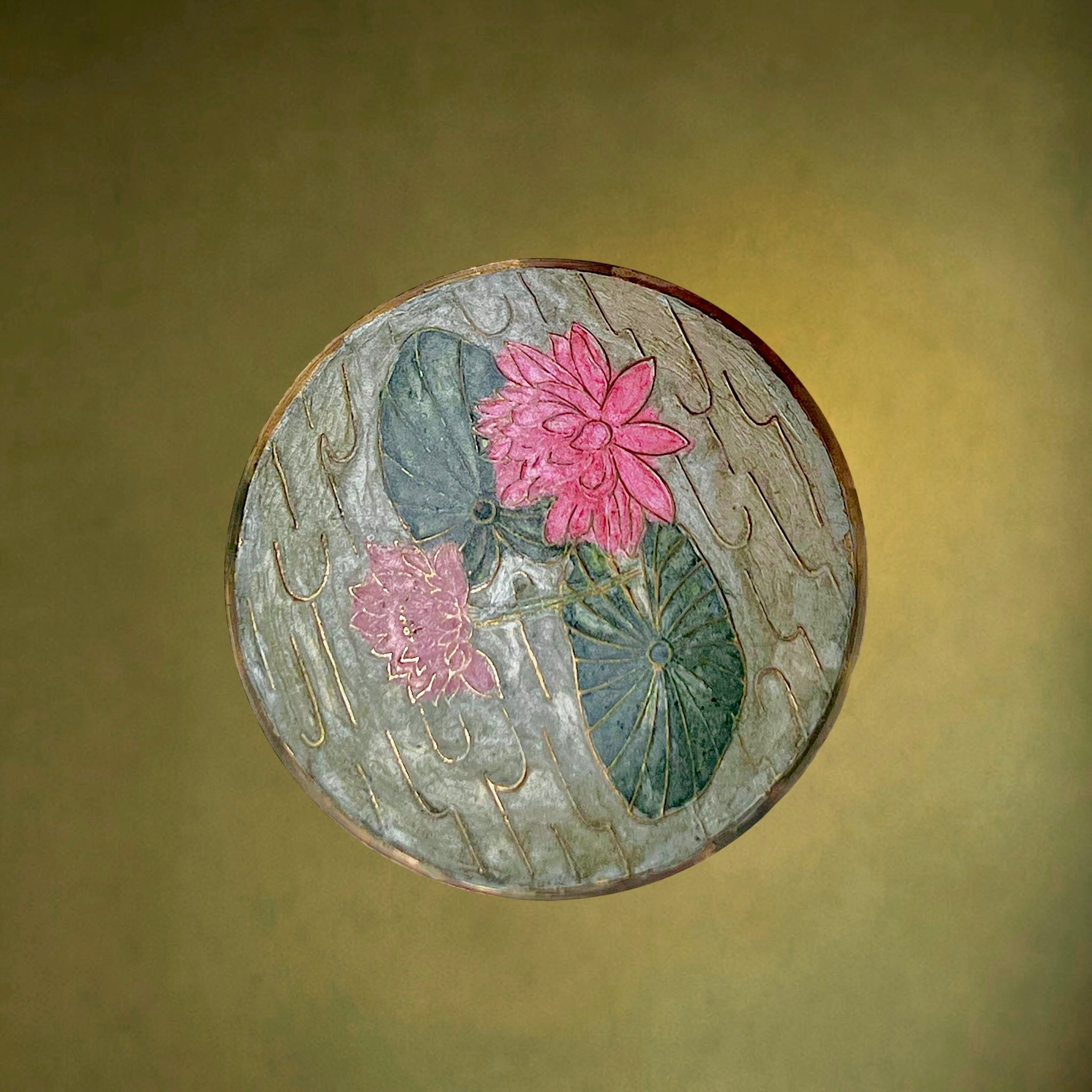 Boîte Vintage en Laiton Doré Cloisonné Émaillé Décor Lotus – Fabriquée aux Indes – Années 60 70