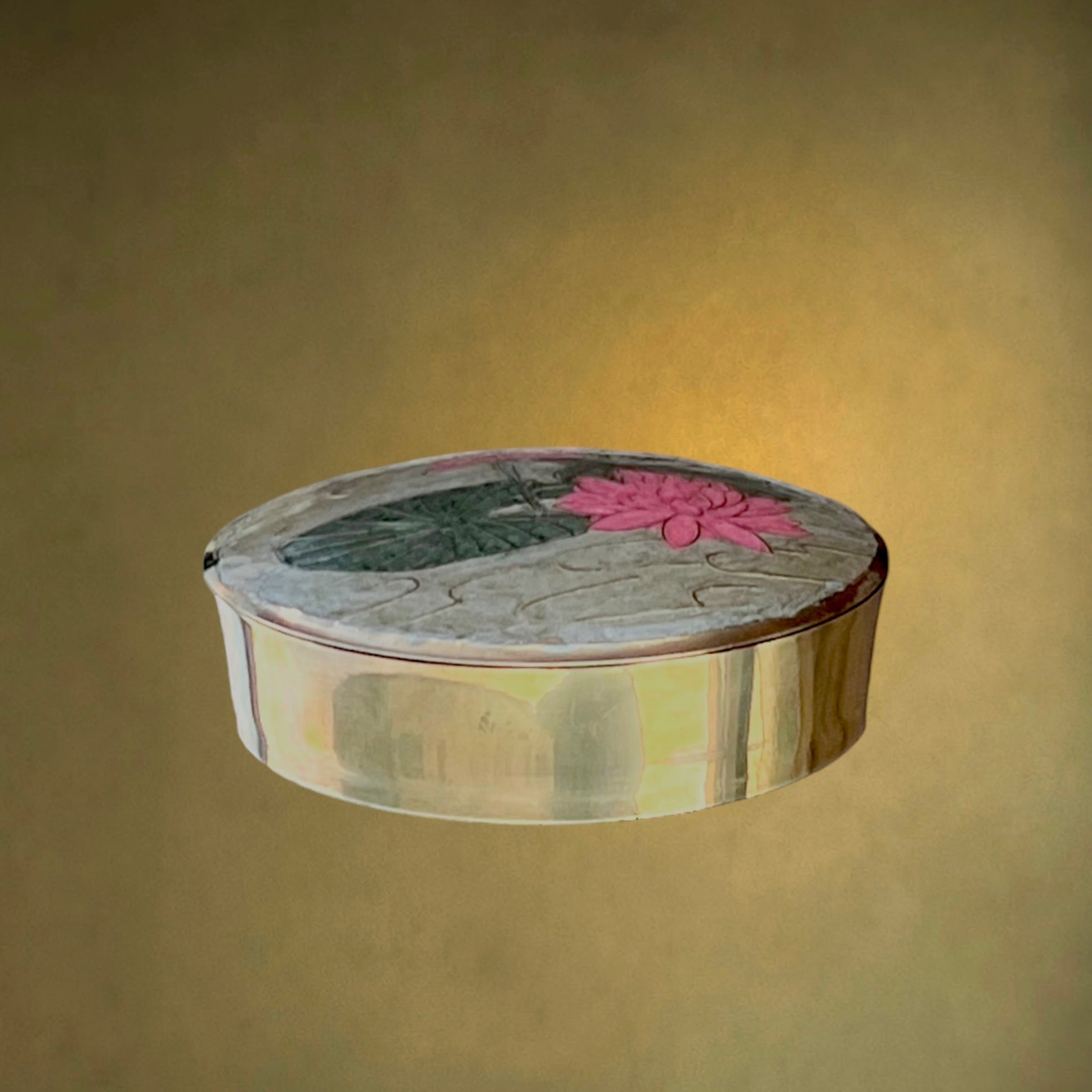 Boîte Vintage en Laiton Doré Cloisonné Émaillé Décor Lotus – Fabriquée aux Indes – Années 60 70