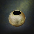 vase-boule-vintage-laiton-martele-dore-annees60-70