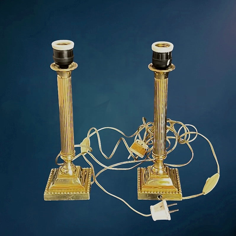 Paire de Pieds de Lampe Néoclassiques en Laiton Massif Style Empire - Années 60/70