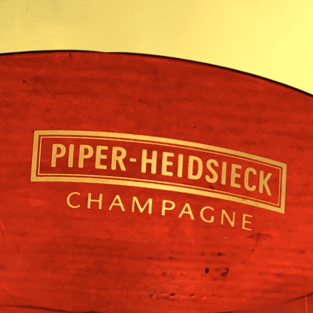 Seau à Champagne Piper-Heidsieck Vintage Acrylique Rouge Transparent Logo Doré -  Années  80 90