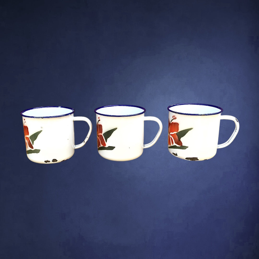 Trio de Tasses en Tôle Émaillée Three Stars Brand à Décor Floral – Années 60-70