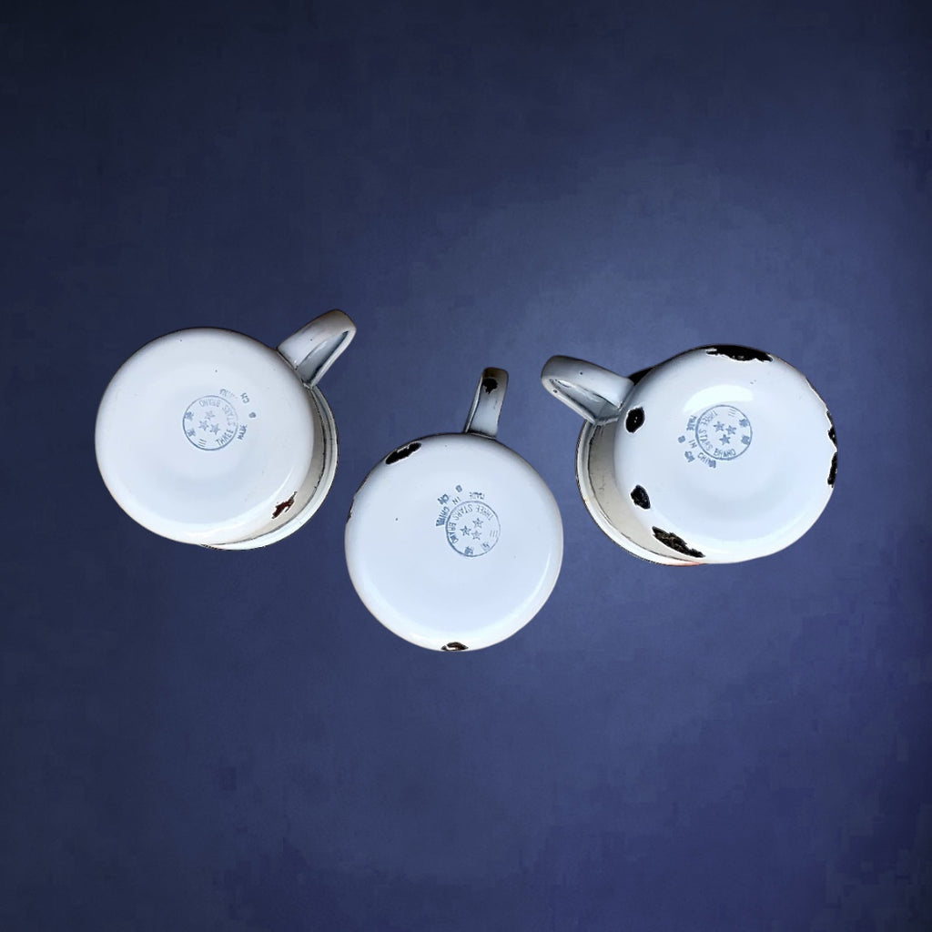 Trio de Tasses en Tôle Émaillée Three Stars Brand à Décor Floral – Années 60-70
