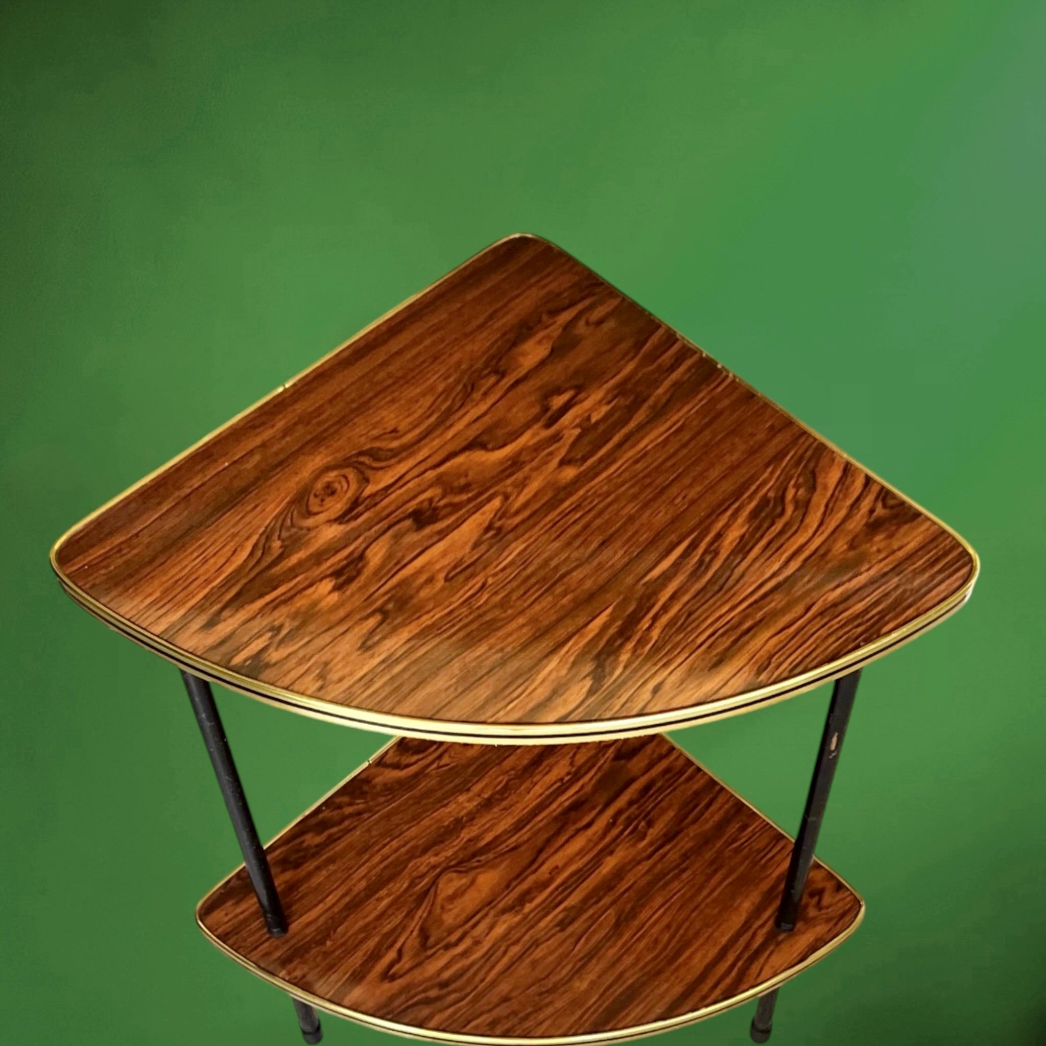 Encoignure Vintage en Formica Imitation Bois Liseré Doré Piètement Métal Noir – Années 50 60