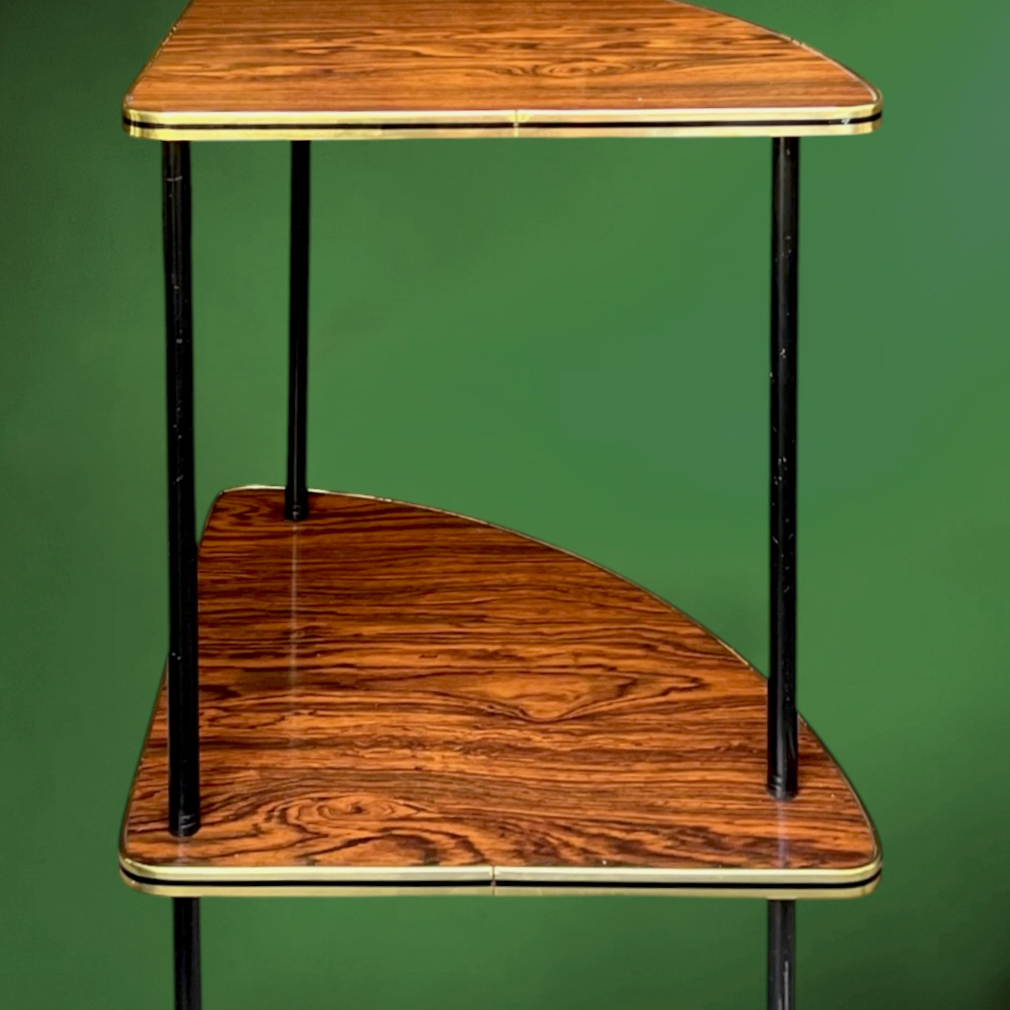Encoignure Vintage en Formica Imitation Bois Liseré Doré Piètement Métal Noir – Années 50 60