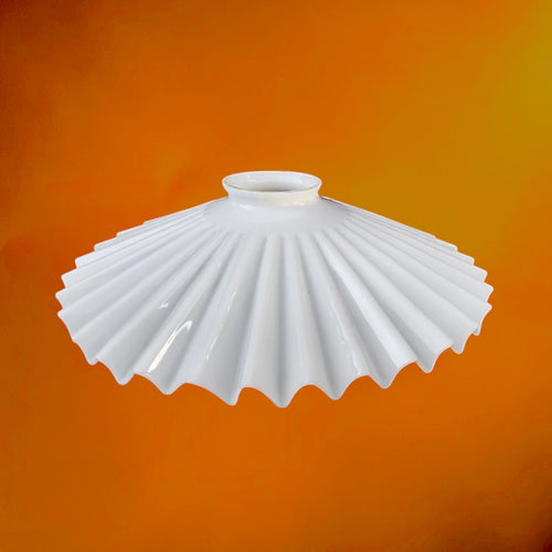 Abat-Jour de Suspension Ancien en Opaline Blanche Plissée