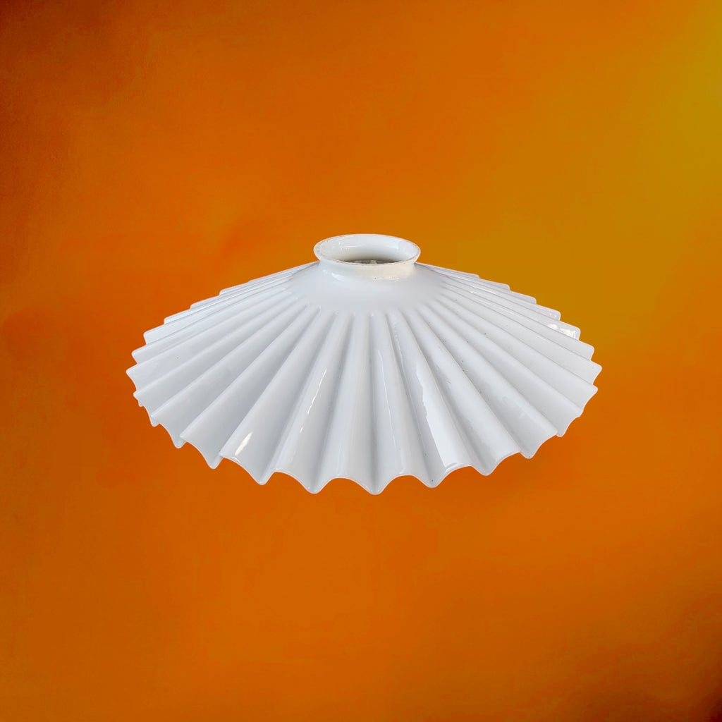 Ancien Abat-jour de Suspension en Opaline Blanche Plissée, Forme Mouchoir – Années 50-70