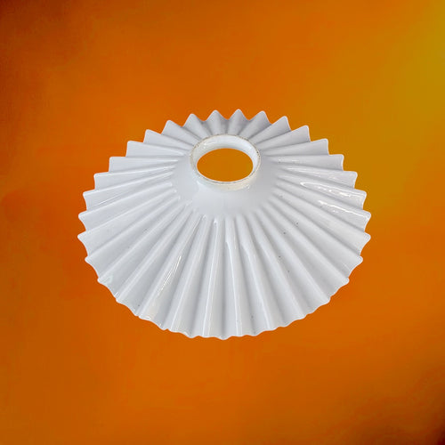 Ancien Abat-jour de Suspension en Opaline Blanche Plissée, Forme Mouchoir – Années 50-70