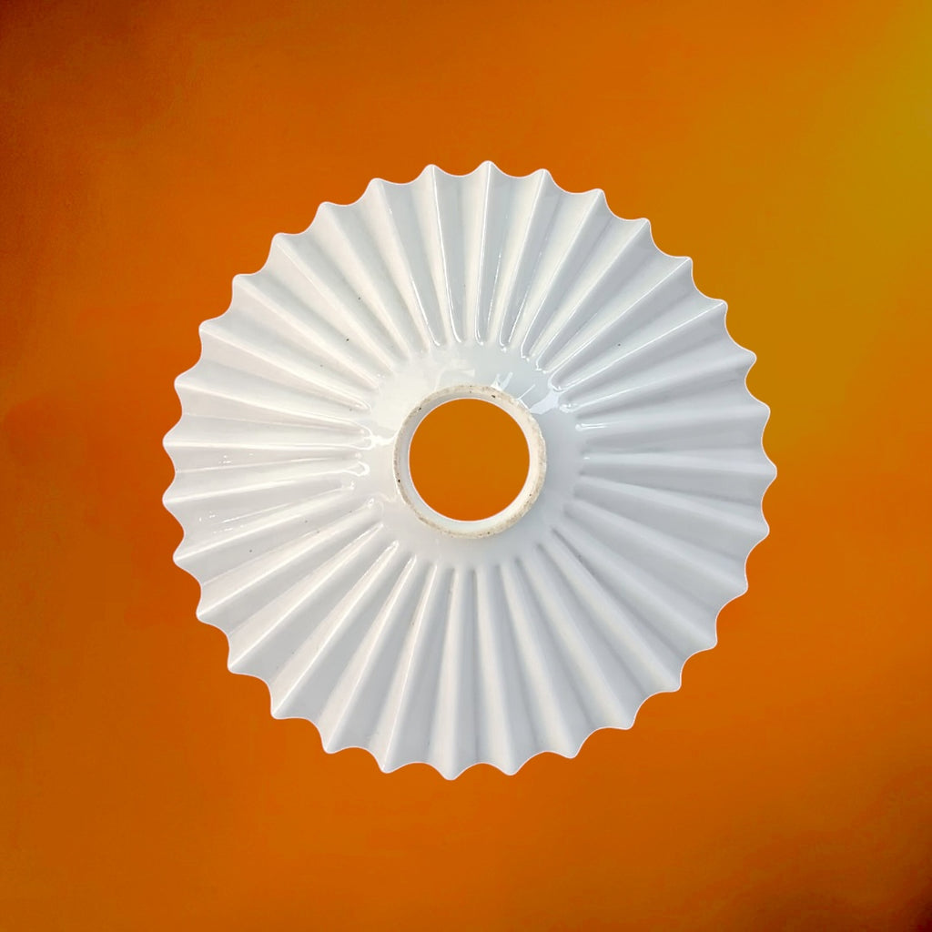 Ancien Abat-jour de Suspension en Opaline Blanche Plissée, Forme Mouchoir – Années 50-70