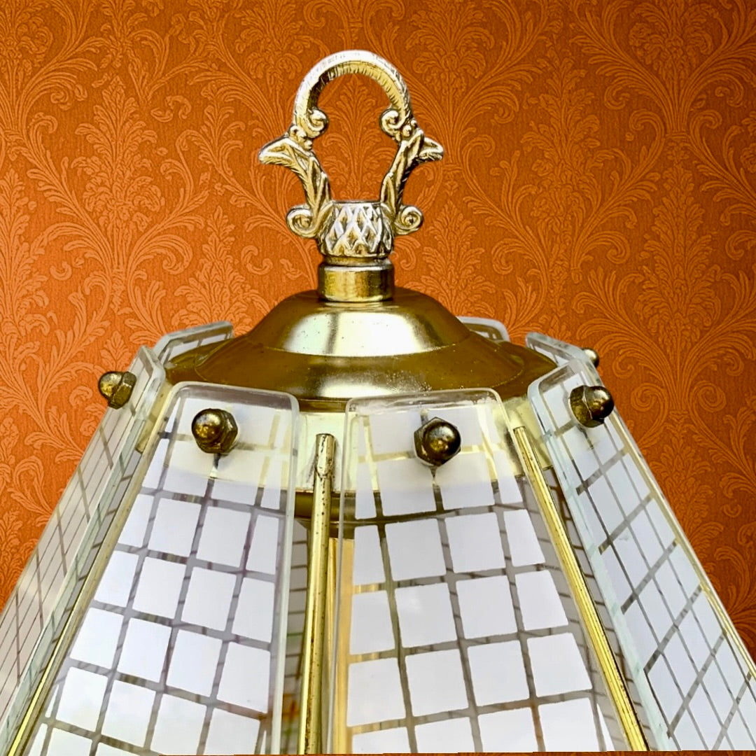 Lampe tactile vintage Hollywood Regency – abat-jour en verre fleuri – métal doré – années 80/90 Taiwan