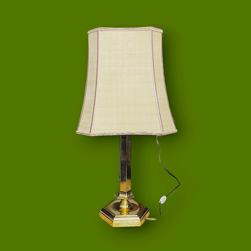 Lampe de table hexagonale dorée – esprit Empire / Hollywood Regency