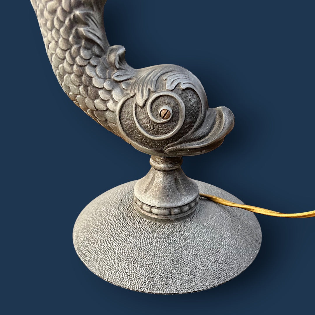 Pied de lampe sculptural poisson en métal patiné – Années 50