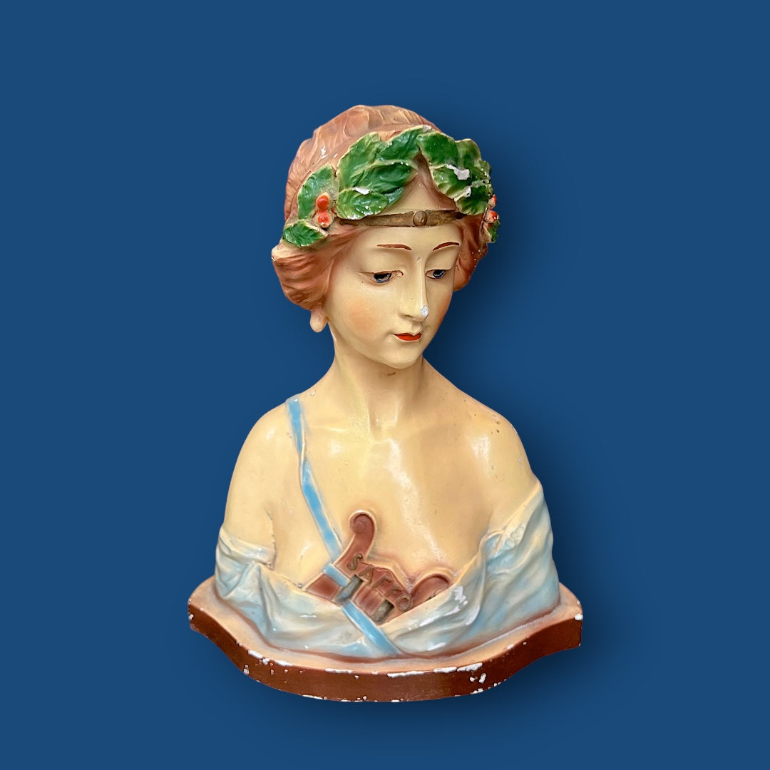 Buste de Saffo en plâtre polychrome Signé M. Fiorucci – Italie, début XXe siècle