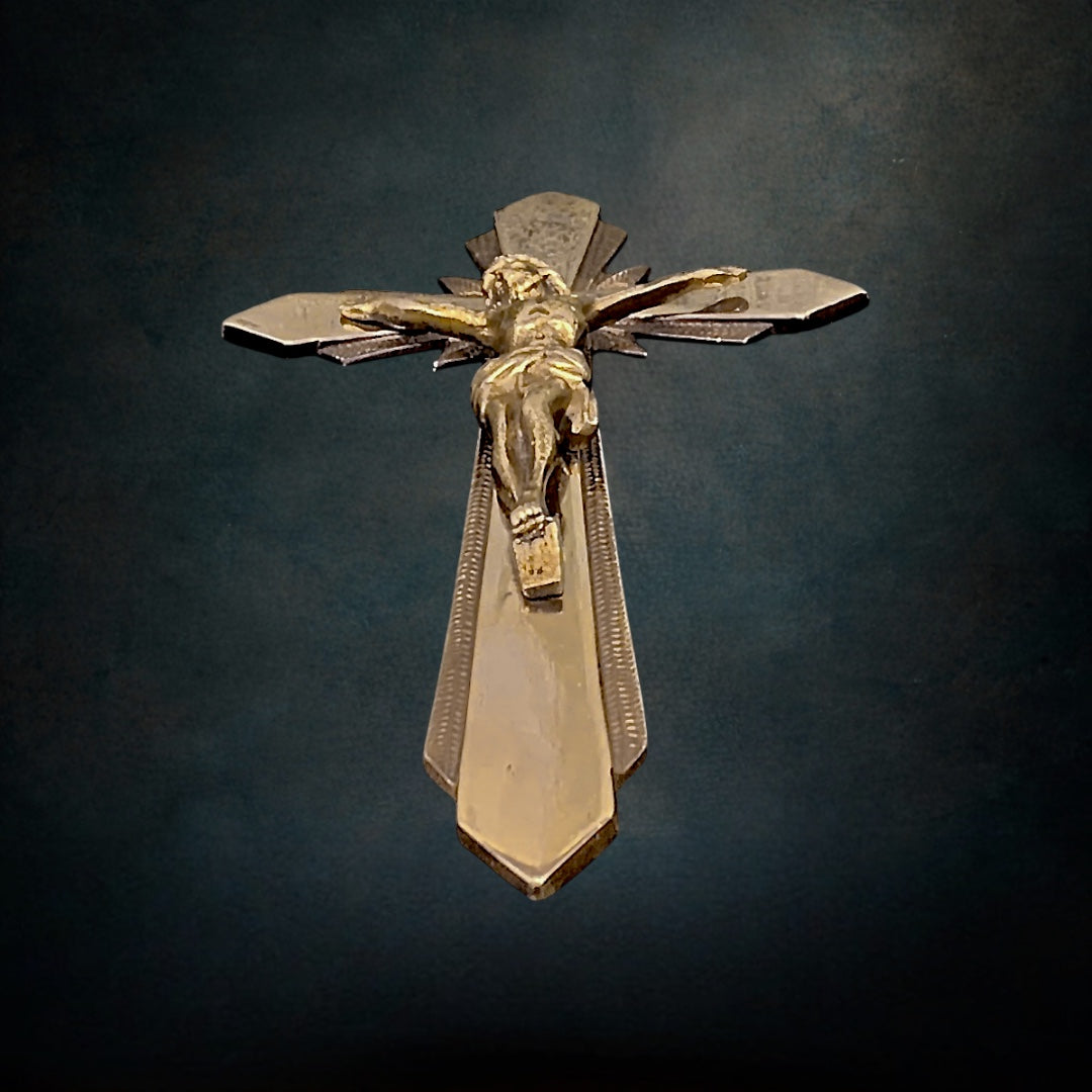 Crucifix Mural Will En Cuivre Massif Ciselé Doré, Fabrication Belge – Années 50