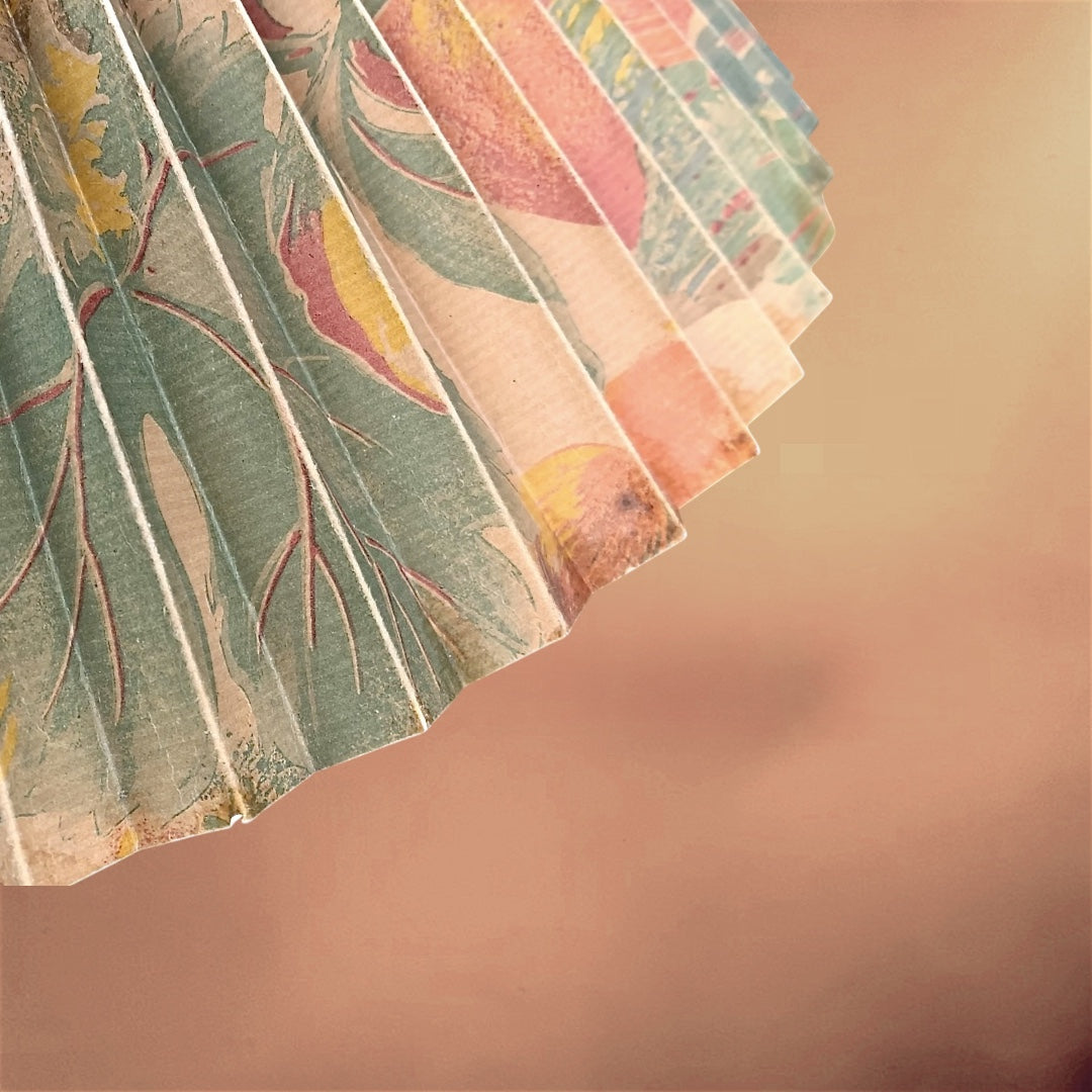 Suspension Vintage en Papier Plissé à Décor Floral Multicolore - Années 70