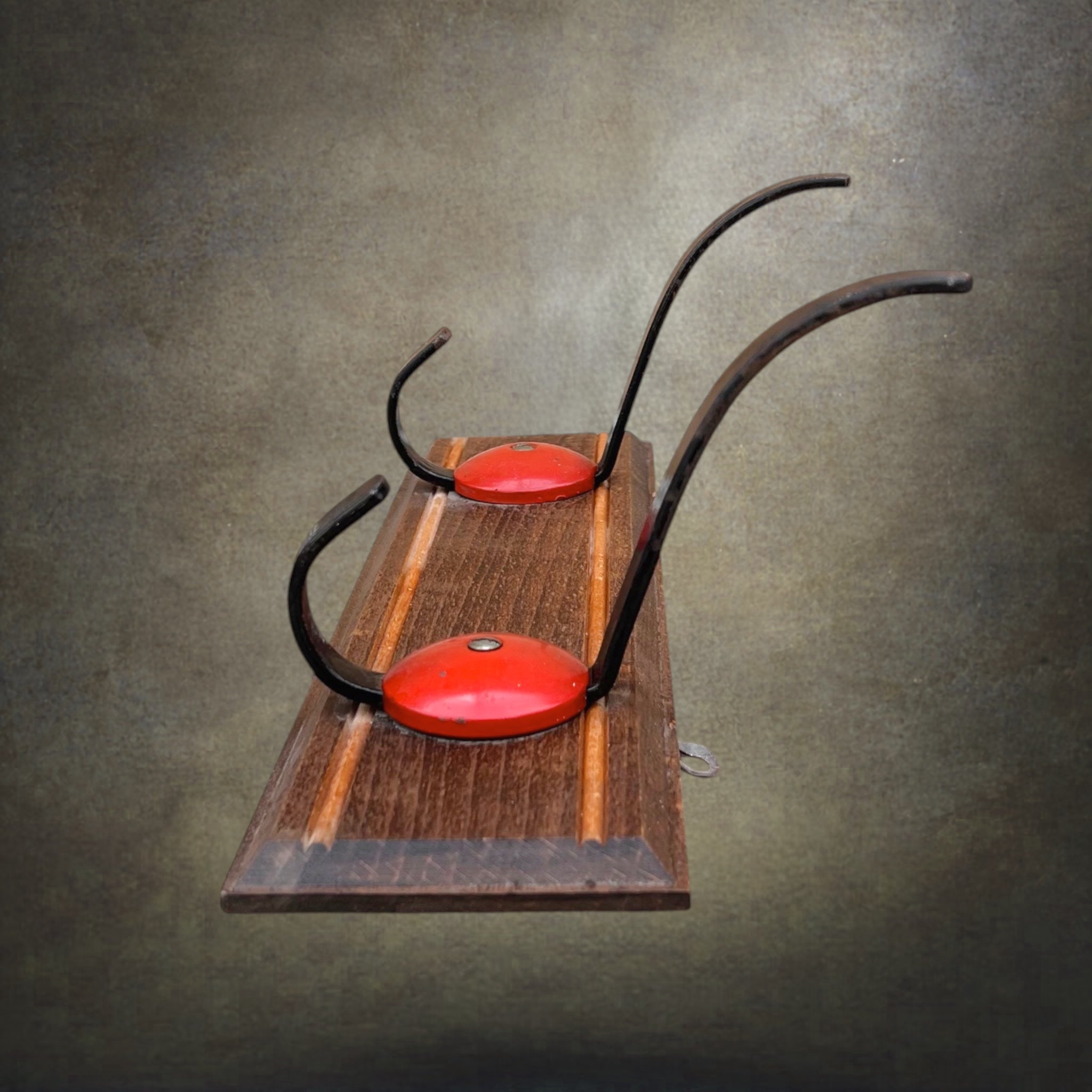 Portemanteau Mural Vintage en Bois et Métal Peint Noir et Rouge - Années 50-60