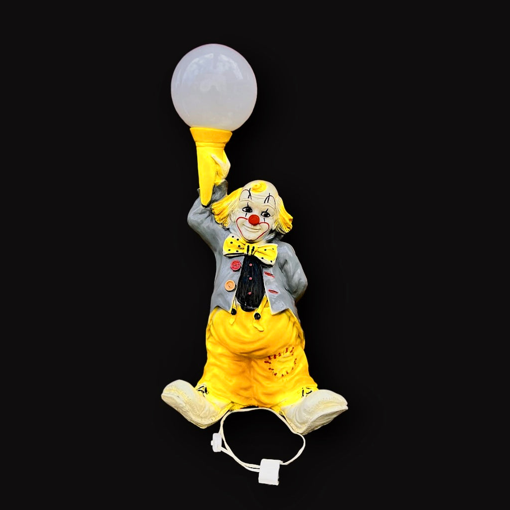 Grande lampe clown vintage en plâtre moulé – globe opalin – années 70