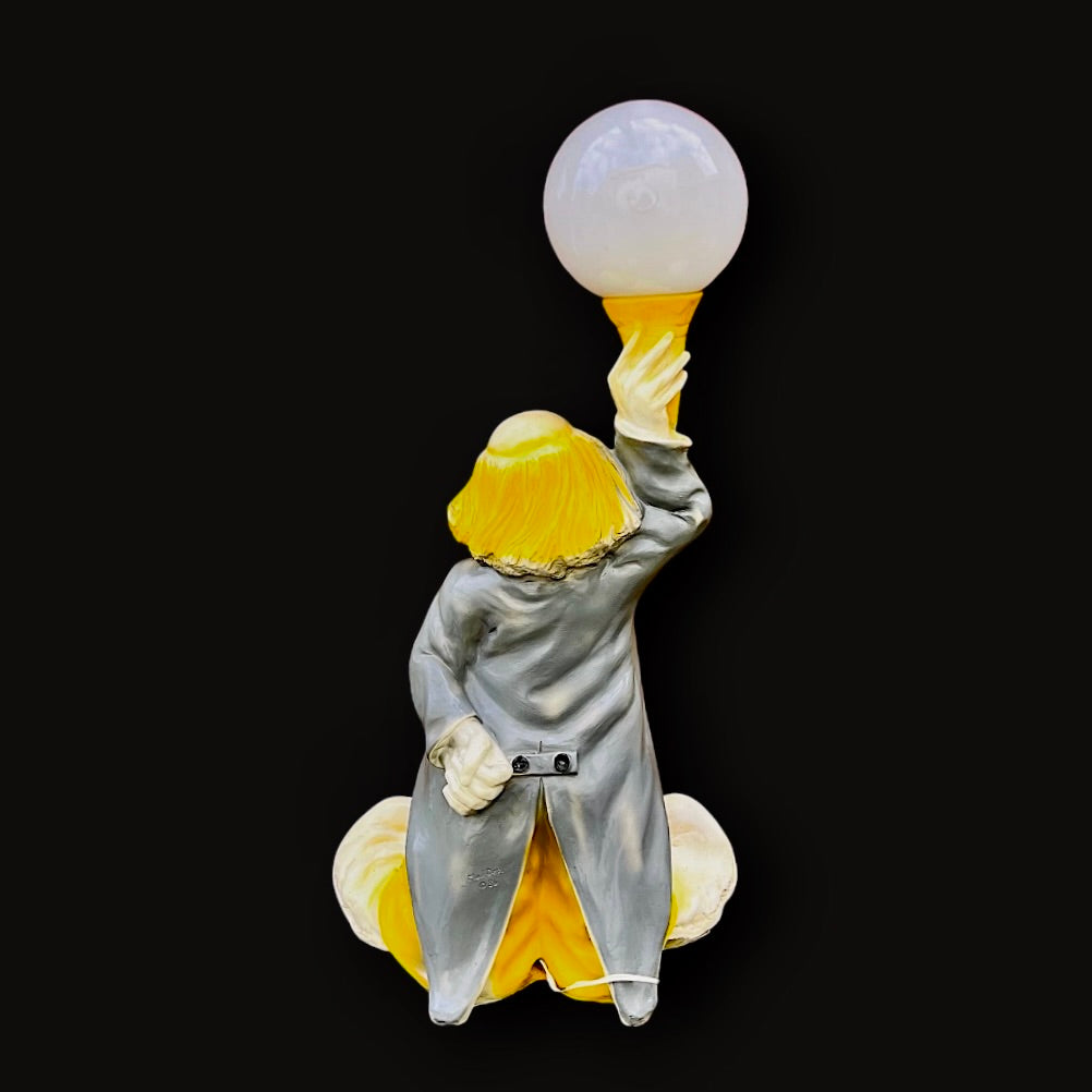 Grande lampe clown vintage en plâtre moulé – globe opalin – années 70