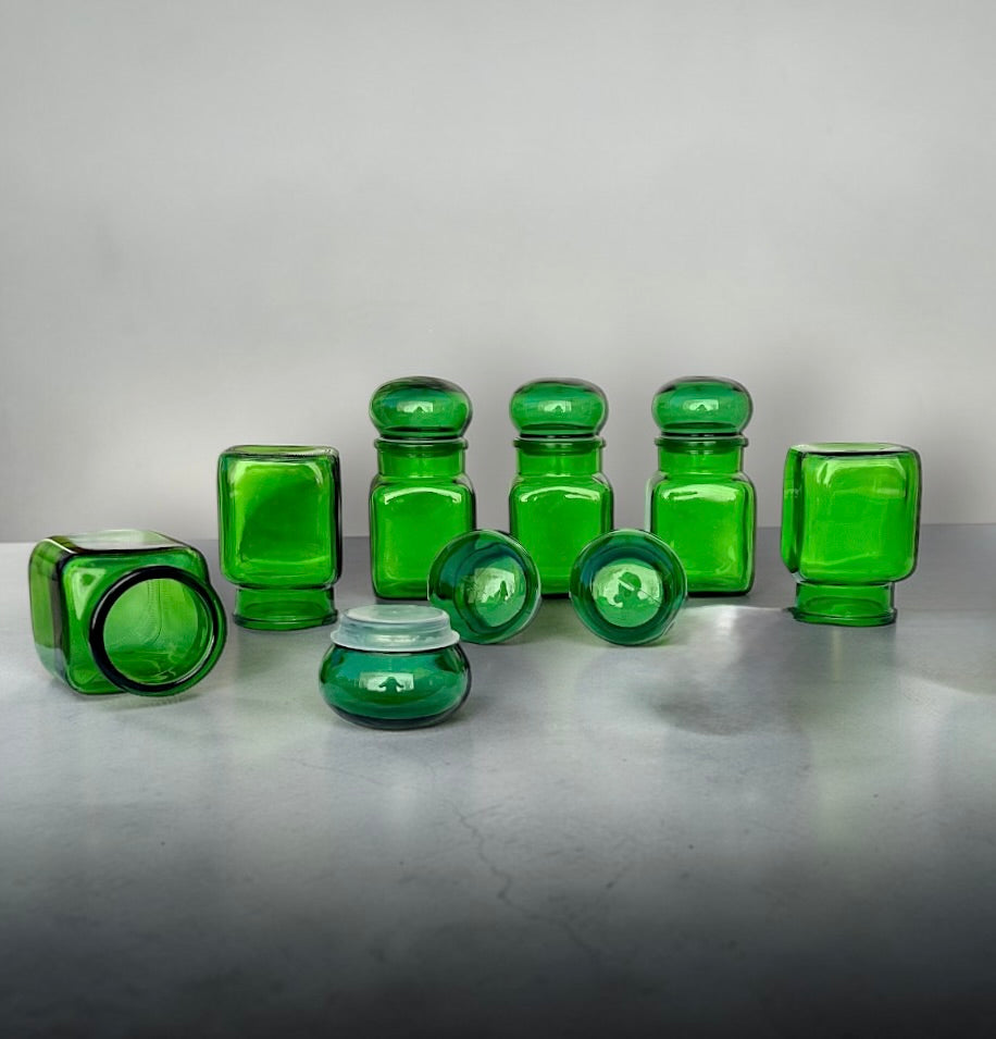 Lot de 6 pots d’apothicaire vintage en verre vert – années 1970 – H16 cm
