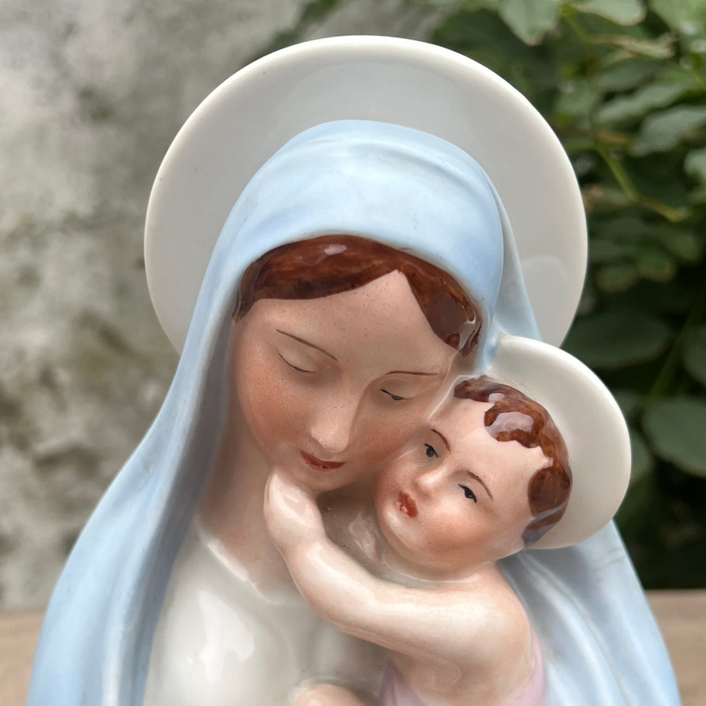 Vierge à l’Enfant en Porcelaine Polychrome Téco, Bois-de-Breux, Belgique – Années 30