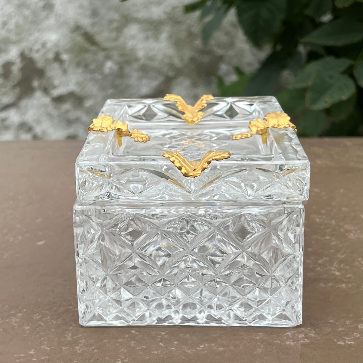 Cendrier et Boîte en Cristal de Bohême à Décor de Feuilles Dorées à l'Or Fin – Années 60-70