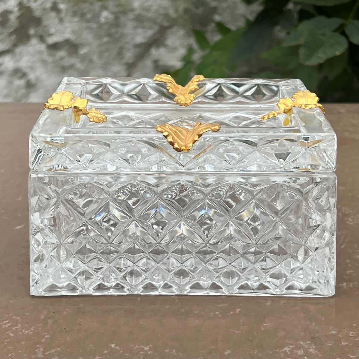 Cendrier-Boîte en Cristal de Bohême et Feuilles Dorées – Années 60-70