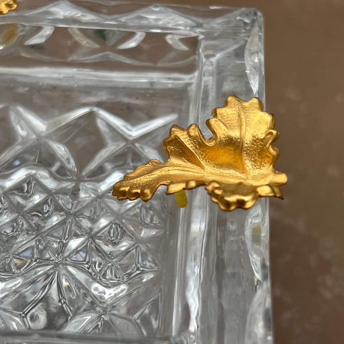 Cendrier et Boîte en Cristal de Bohême à Décor de Feuilles Dorées à l'Or Fin – Années 60-70