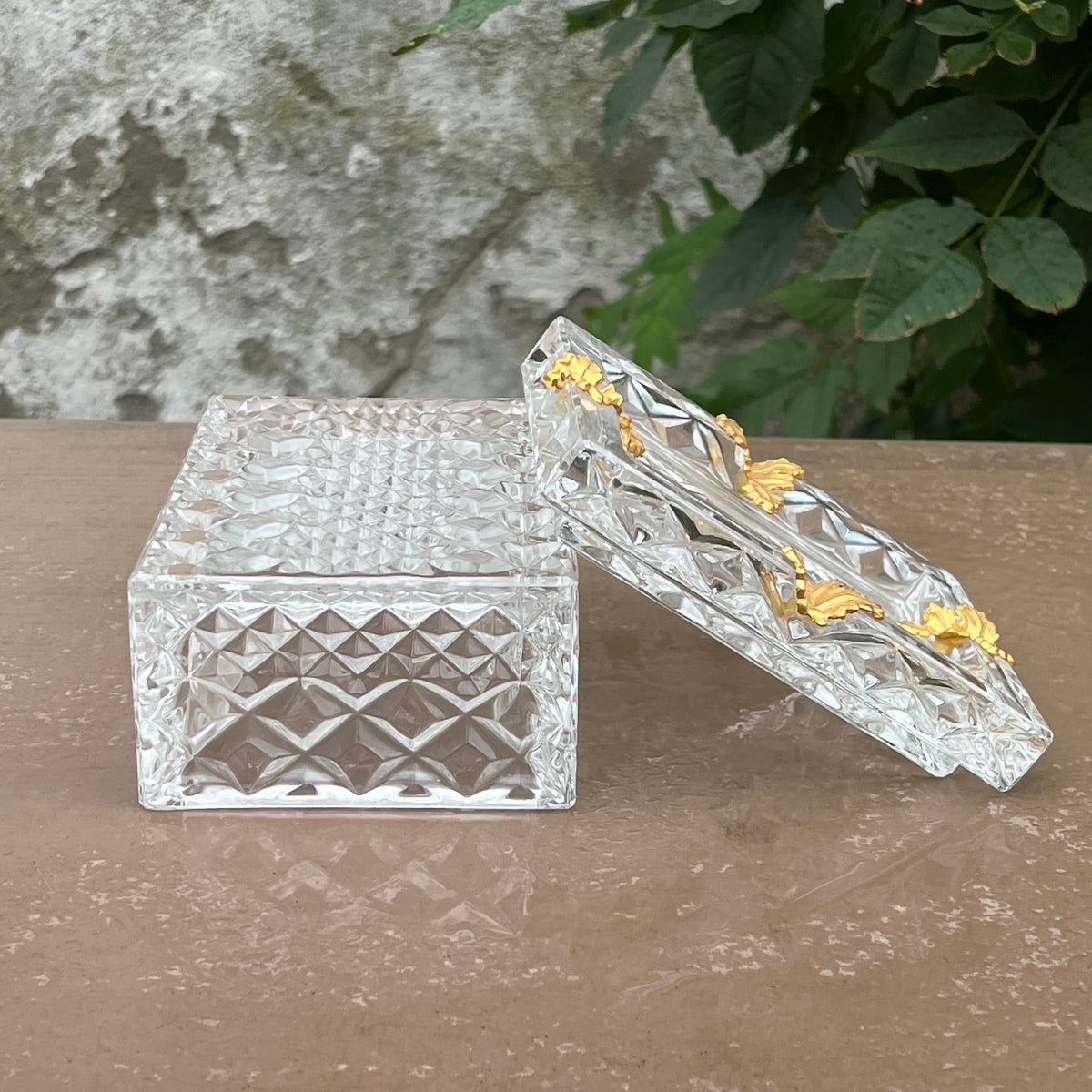 Cendrier et Boîte en Cristal de Bohême à Décor de Feuilles Dorées à l'Or Fin – Années 60-70