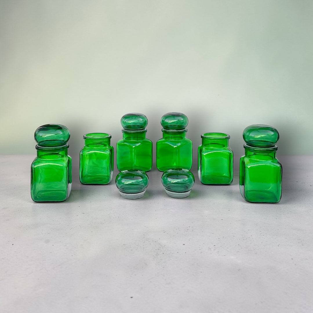 Lot de 6 pots d’apothicaire vintage en verre vert – années 1970 – H16 cm