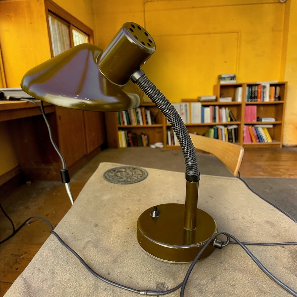 Lampe de bureau vintage MASSIVE – Belgique – années 1970 Marron profond – flexible noir gainé