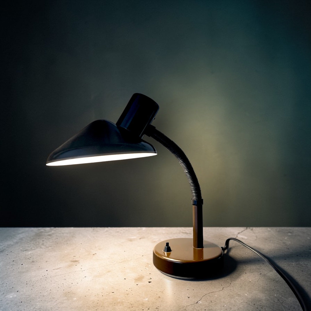 Lampe de bureau vintage MASSIVE – Belgique – années 1970 Marron profond – flexible noir gainé