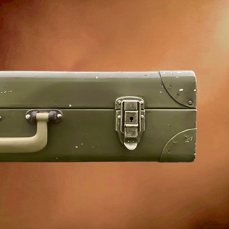 Ancienne Valise Militaire en Métal Vert Kaki Compartimentée - Années 50 60