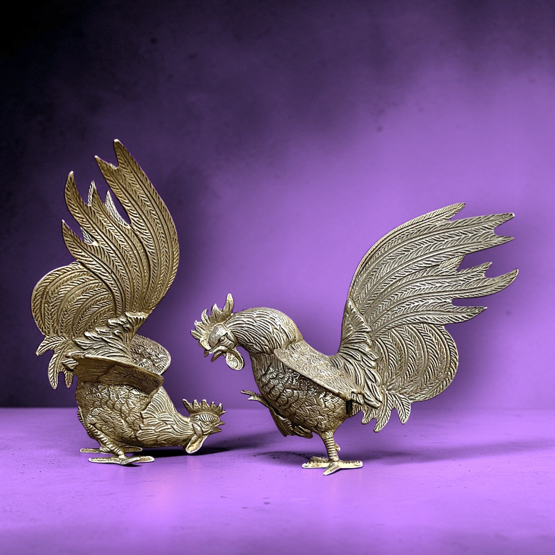 Couple de coqs vintage en métal – sculptures décoratives coqs combattants – années 1960