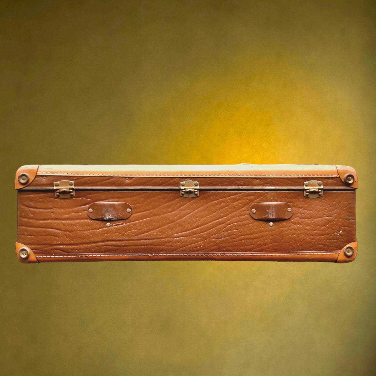 Ancienne Valise de Voyage en Carton Enduit Marron, Coins Renforcés et Fermoirs Métalliques – Années 50-60