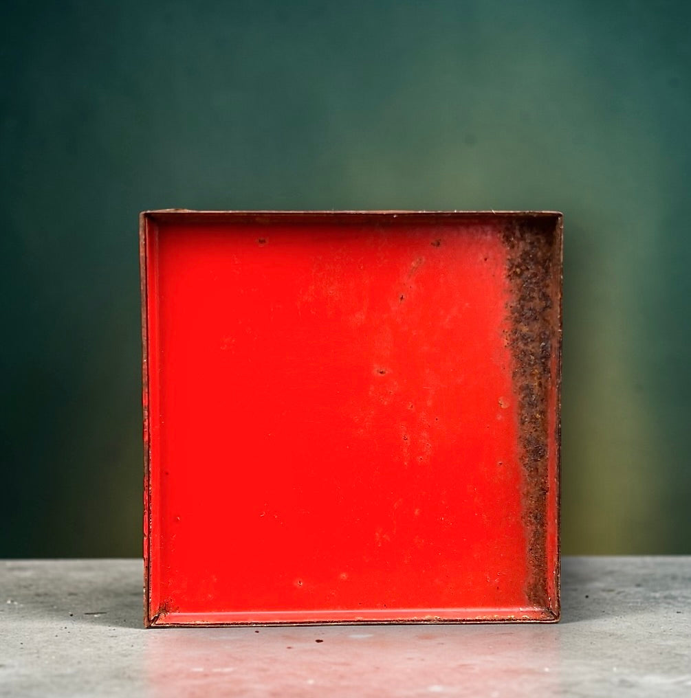Ancienne lanterne de signalisation BS 3143 – métal rouge et verre – Grande-Bretagne