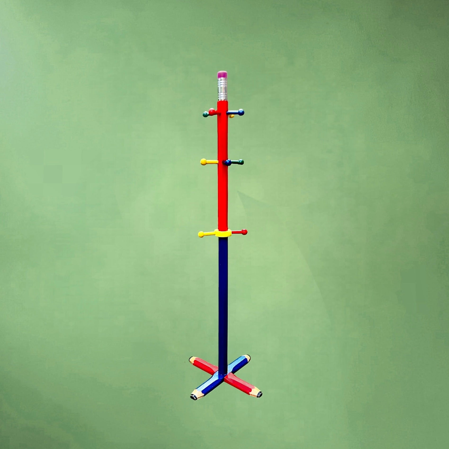 portemanteau-crayon-pierre-sala-style-memphis-annees80

