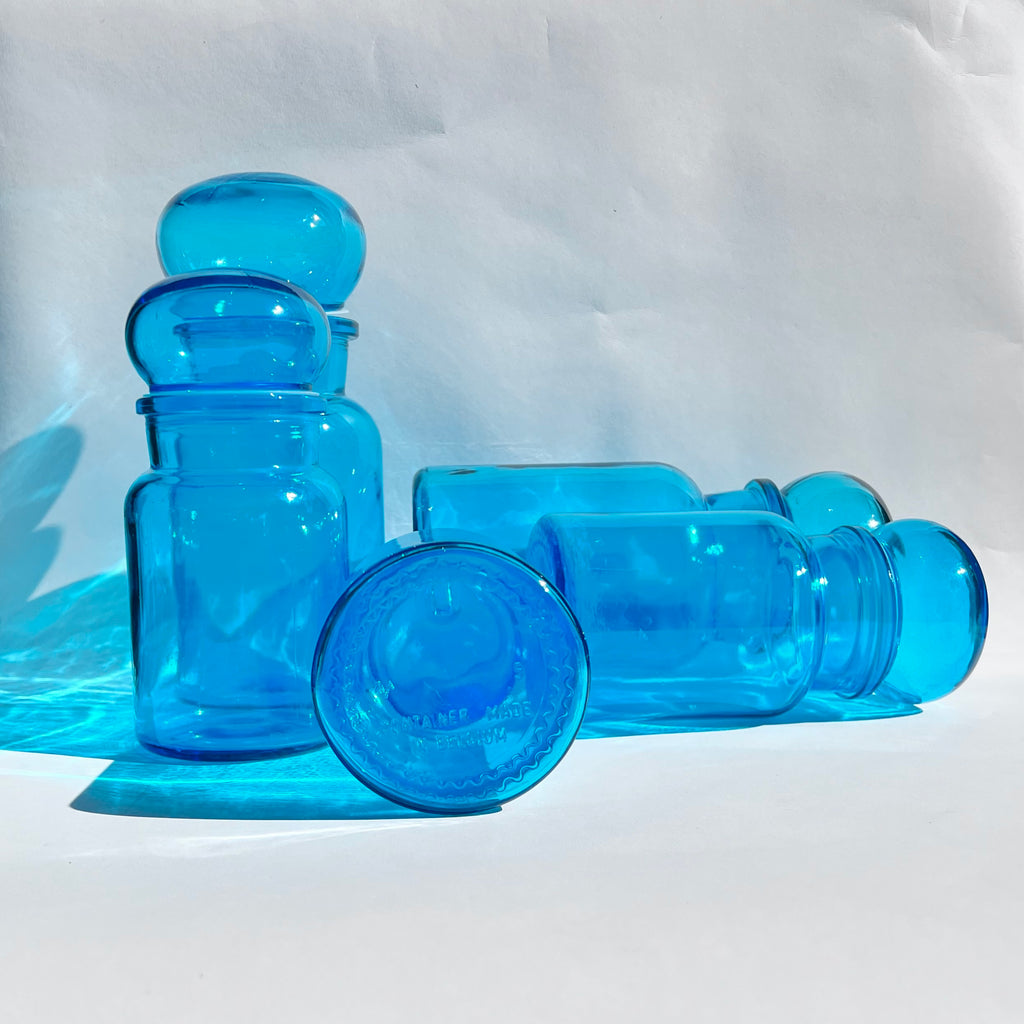 Lot de 5 Bocaux d’Apothicaire en Verre Bleu Made in Belgium - Années 60-70