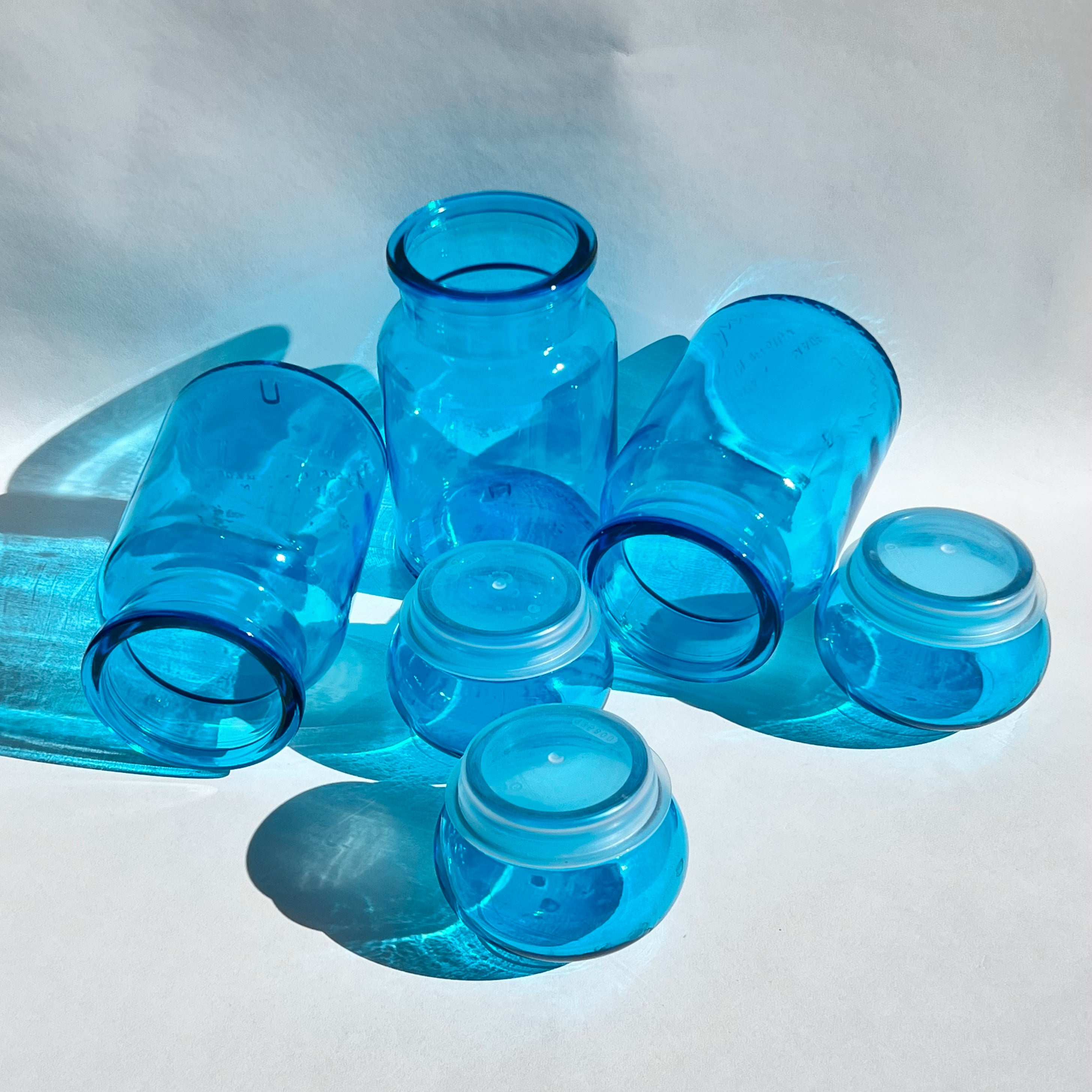 Lot de 5 Bocaux d’Apothicaire en Verre Bleu Made in Belgium - Années 60-70