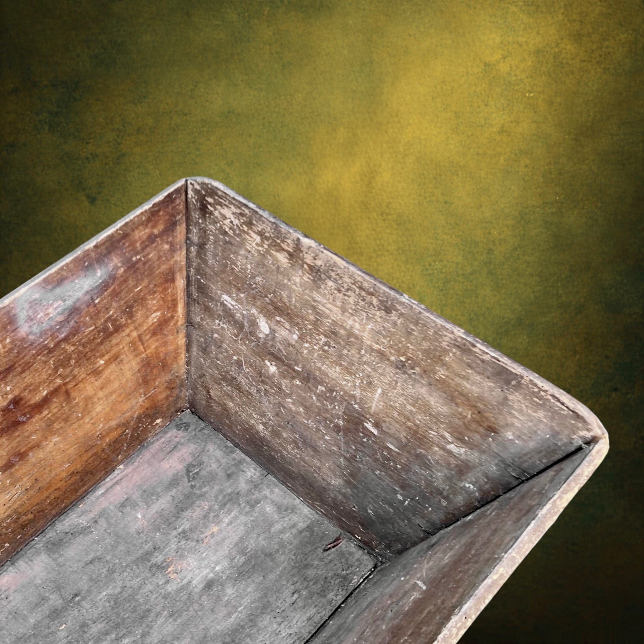 Grand Pétrin Ancien en Bois à Patine d’Usage - Début XXe