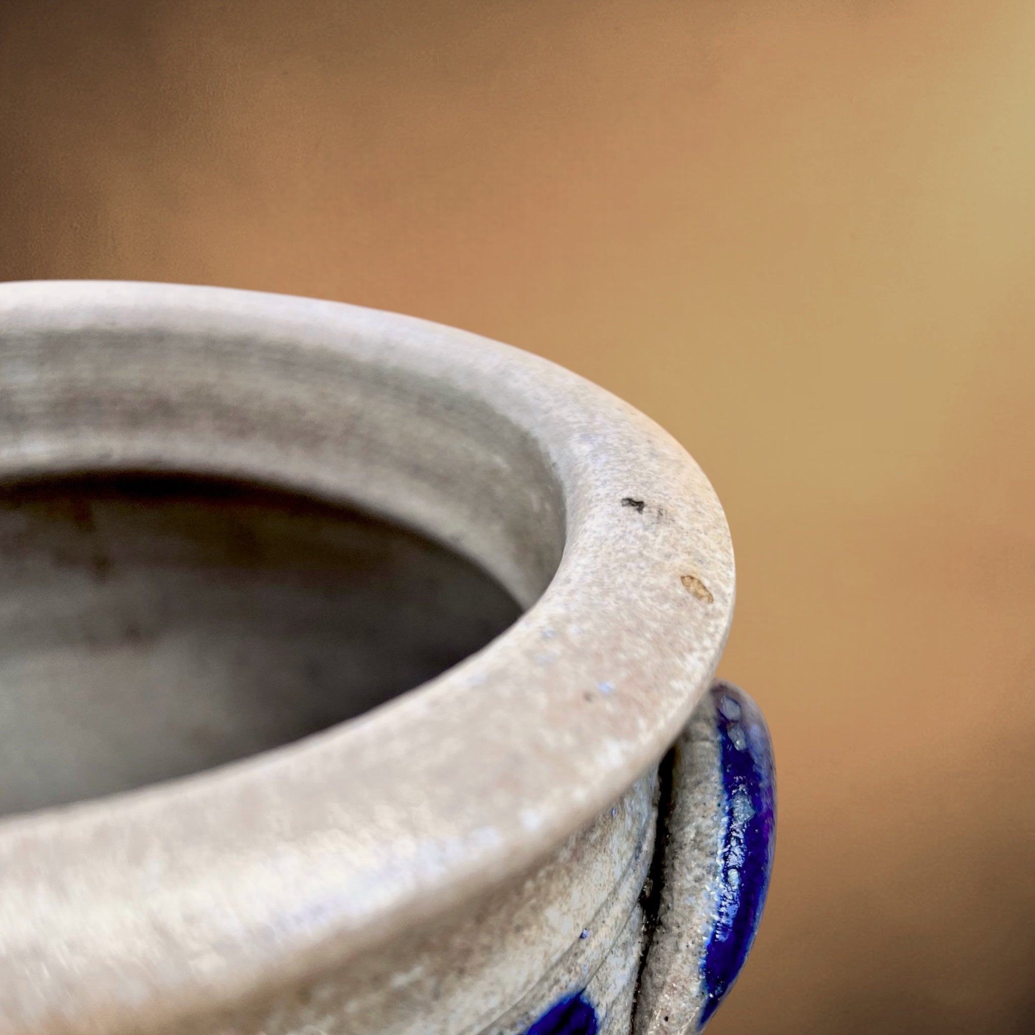 Petit Pot en Grès d’Alsace Décor Poires Bleu Cobalt - Circa 1900