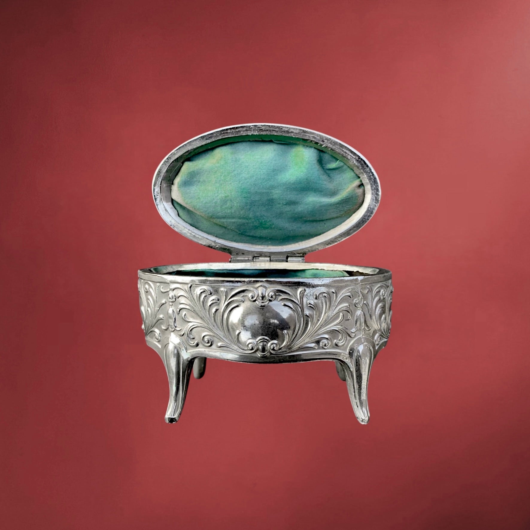 boite-bijoux-ancienne-metal-argente-cupidon-annees-50-60

