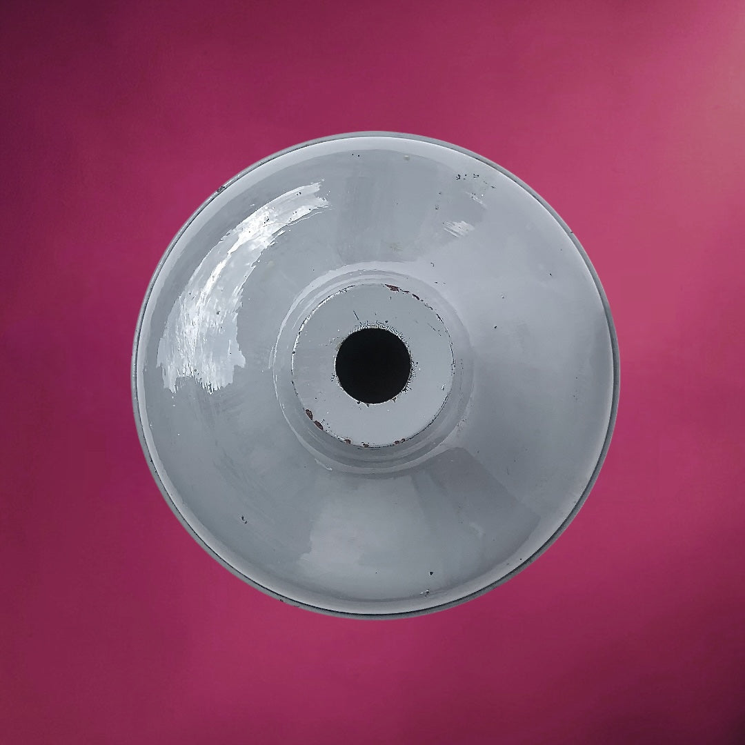 Abat-Jour Industriel en Métal Laqué Gris Suspension d’Atelier – Années 50 60