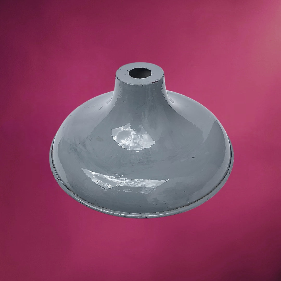 Abat-Jour Industriel en Métal Laqué Gris Suspension d’Atelier – Années 50 60