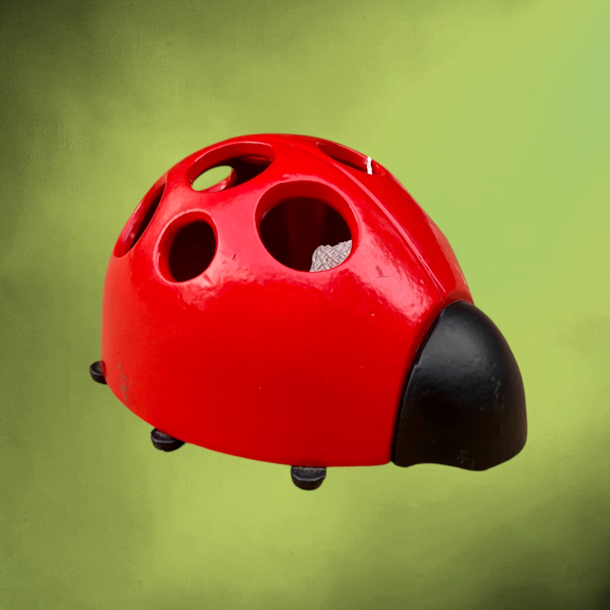 Distributeur de ficelle mural vintage coccinelle – fonte rouge et noire – boîte à ficelle cuisine atelier jardin – objet déco rétro années 60