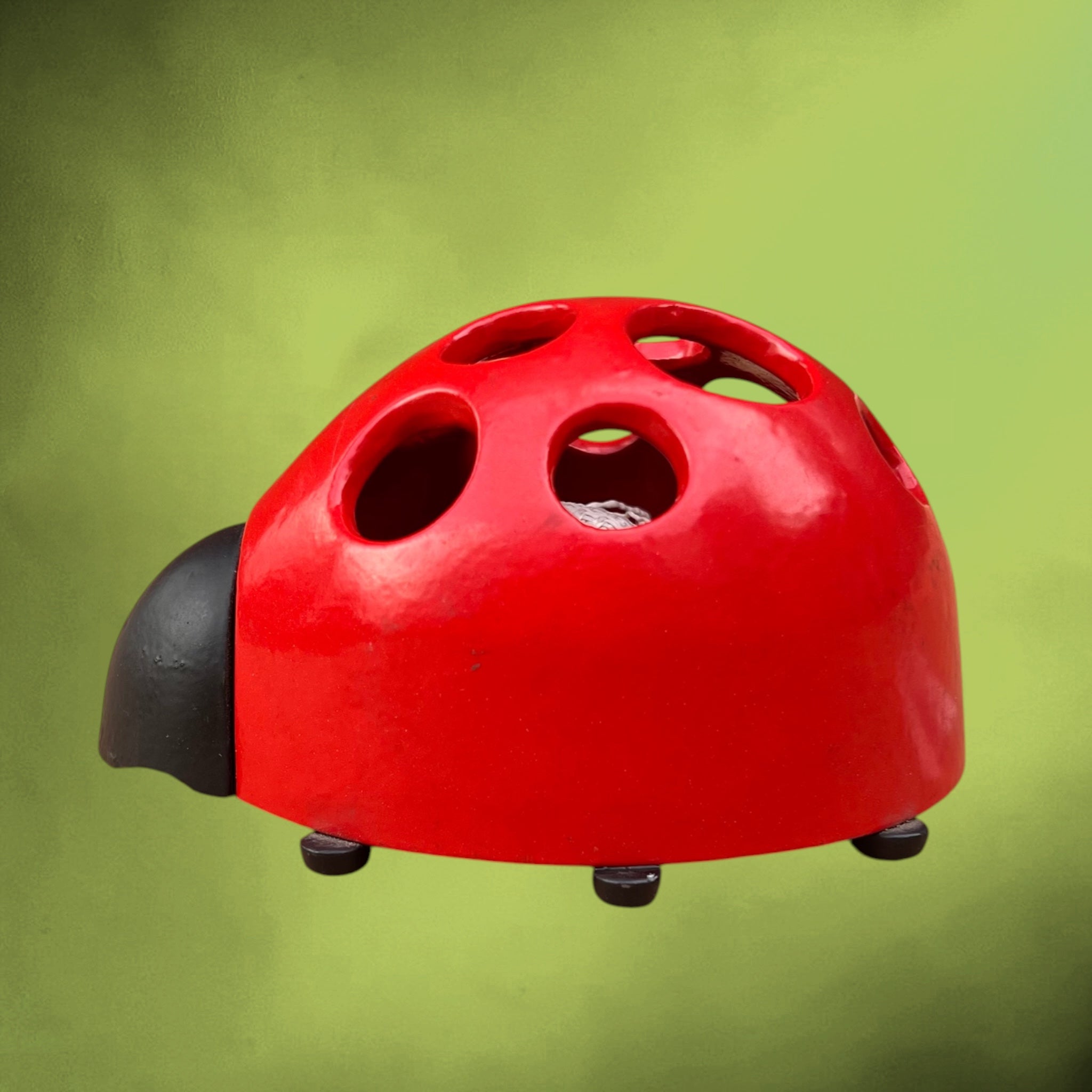 Distributeur de ficelle mural vintage coccinelle – fonte rouge et noire – boîte à ficelle cuisine atelier jardin – objet déco rétro années 60