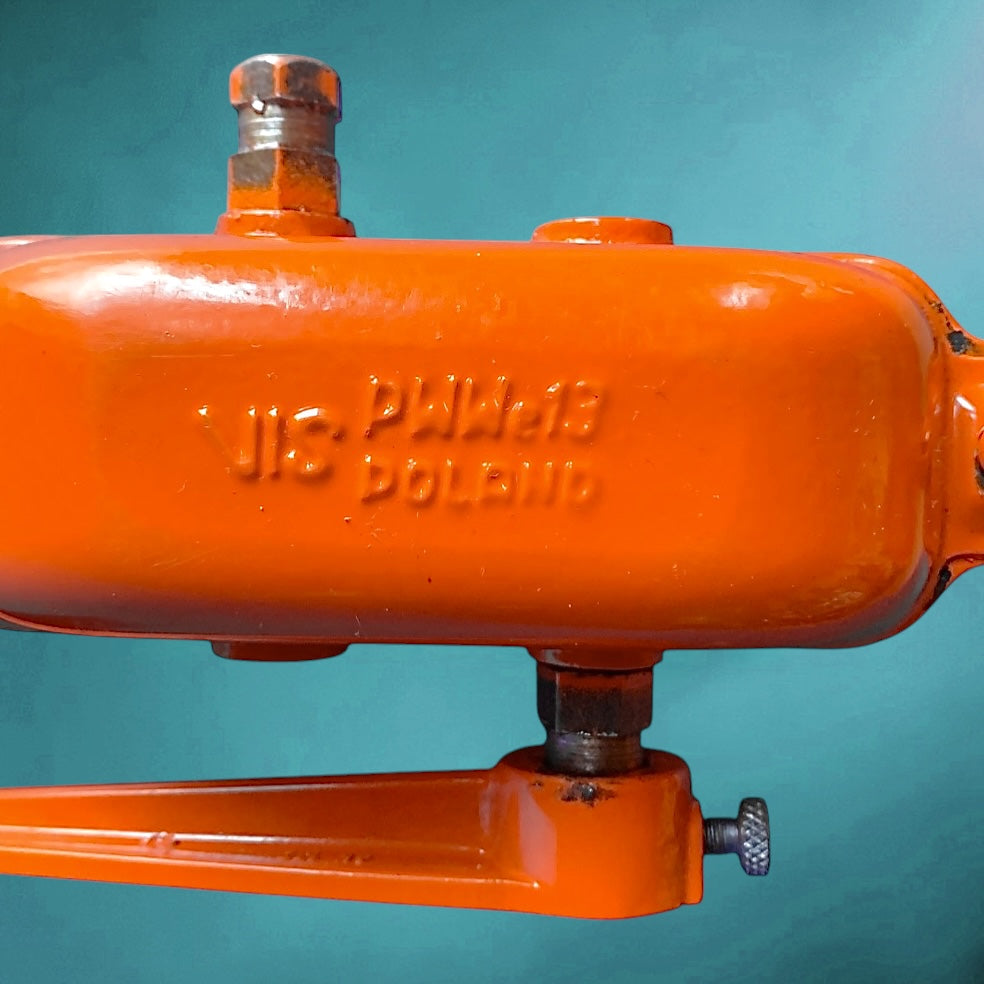 Chignole manuelle vintage PW We 13 orange – perceuse ancienne Pologne années 70