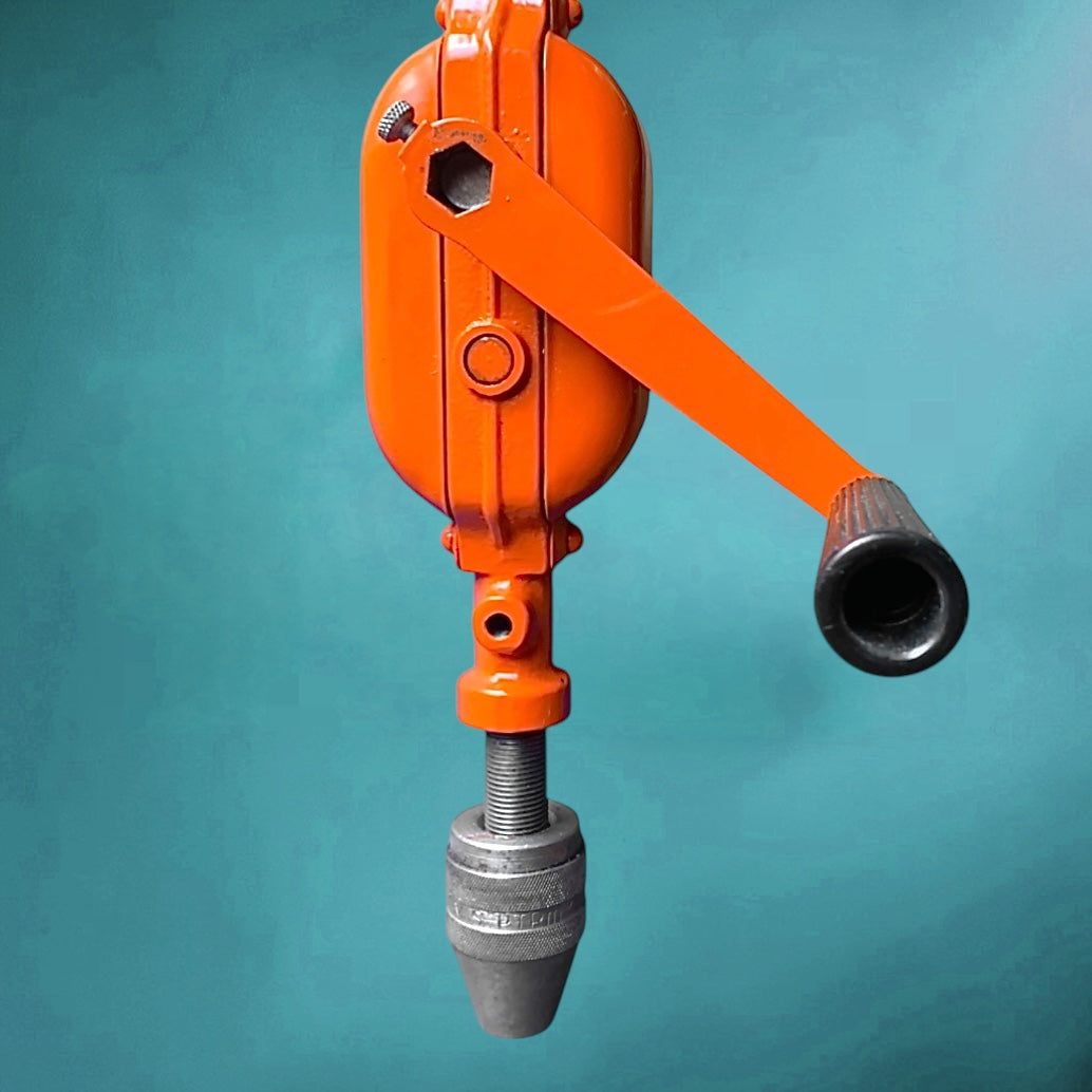 Chignole manuelle vintage PW We 13 orange – perceuse ancienne Pologne années 70