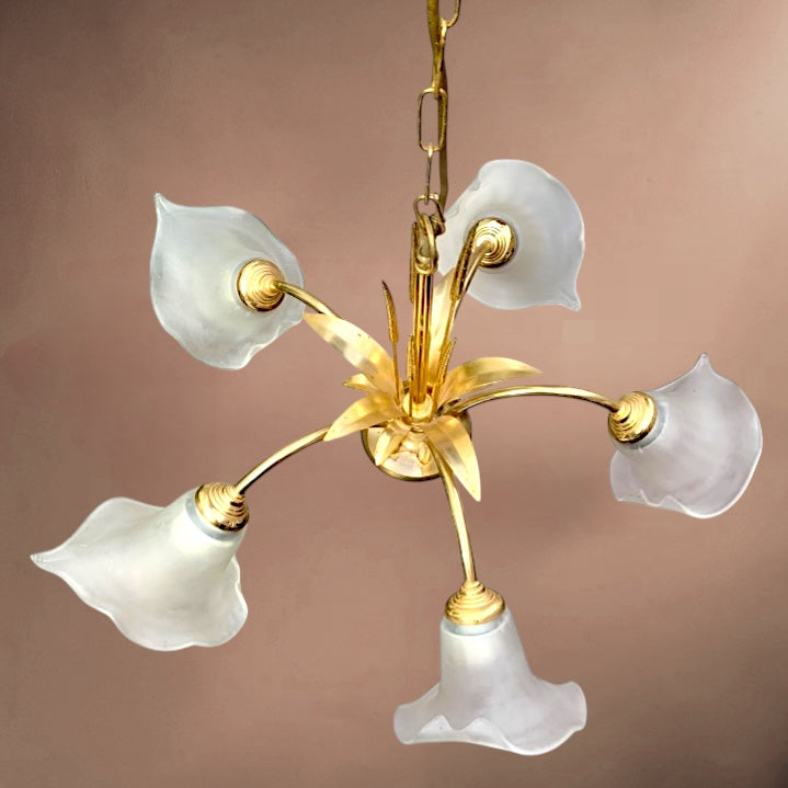 Lustre vintage MASSIVE 5 branches doré – verre sablé fleur – style Hollywood Regency années 70