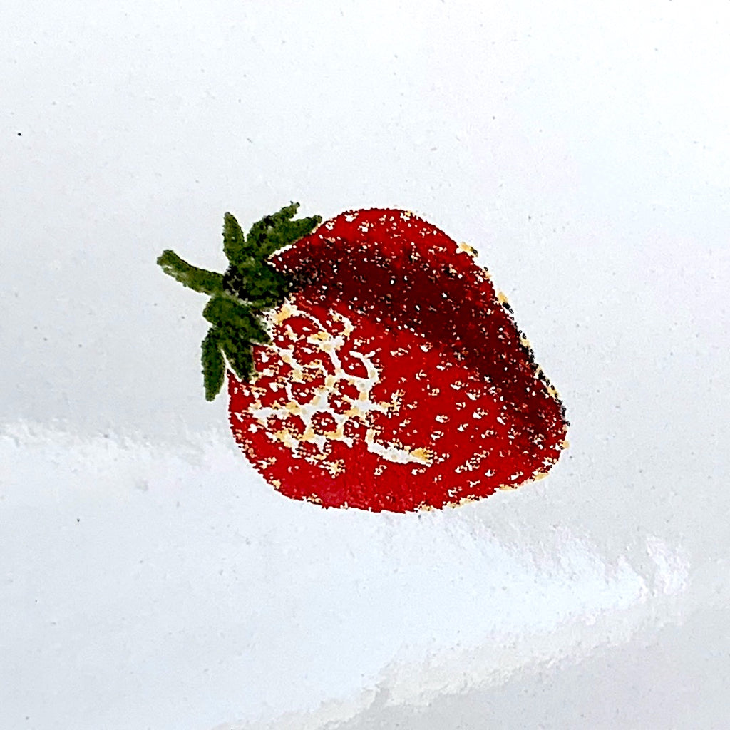 Ancien Bidon à Lait Émaillé Blanc à Décor de Fraises – Années 60-70